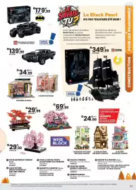 Catalogue JouéClub page 31: Maquette à monter €24,99, Lego 10365 le bateau pirate du capitaine jack sparrow €349,99