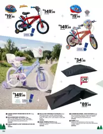 Catalogue JouéClub page 280: Spider-man vélo 14 pouces €149,99, Casque enfant la pat’ patrouille 51-55 cm €19,99