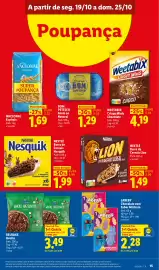 Folheto Lidl semana 43 Página 15: Labeby chocolate com sabor mistério €2,28, Nestlé Barra de Cereais Lion €1,49