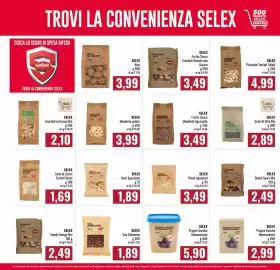 Volantino Famila Market Pagina 3: Prugne Secche Denocciolate Selex €5,90, Uva Sultanina Selex €1,89