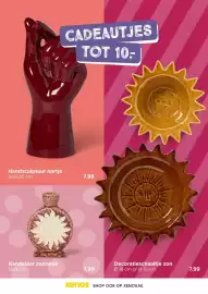 Xenos folder Pagina 18: Kandelaar zonnetje €7,99, Handsculptuur hartje €7,99