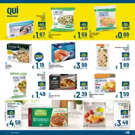 Volantino Qui Discount Pagina 4: Filetti di salmone surgelato porzionato €3,99, Vis chicken & chips €2,39
