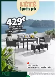 Catalogue Conforama page 16: Complet - canapé 3 places + 2 fauteuils + table haute + 2 poufs €429,00