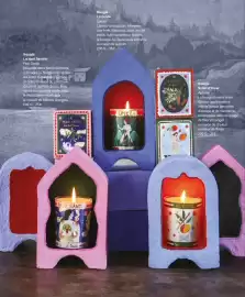 Catalogue Fragonard page 12: Bougie soleil d'hiver €35,00, Bougie la nuit sacrée €35,00