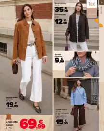 Folleto Carrefour Página 5: Bufanda triangular €9,99, Mary T Blazer con lana €35,99