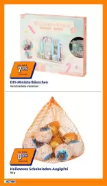 Action Prospekt woche 43 Seite 8: DIY-Miniaturhäuschen €7,95, Halloween Schokoladen-Augäpfel €0,89