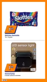 Action folder week 44 Pagina 35: Sensorlamp €1,49, Skittles Darkside €3,49
