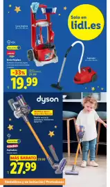 Catálogo Lidl | Juguetes de imitación Página 14: Vileda junior set de limpieza €19,99, Dyson aspiradora €27,99