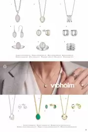 Aveny tilbudsavis Side 35: Halskæde m. imiteret grøn månesten, forgyldt sølv €699,00, Ring m. hvid perlemor €1.099,00