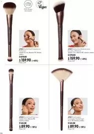 Catálogo Oriflame Página 128: Radiant Sculpt & Blend Duo €159,90, Featherlight Highlight €89,90