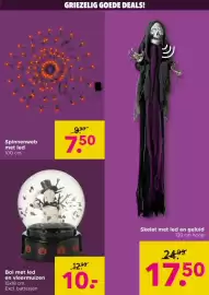 Xenos folder week 44 Pagina 25: Skelet met led en geluid €17,50, Bol met led en vleermuizen €10,00