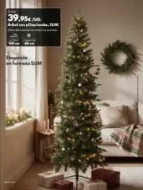 Catálogo BricoCentro Página 3: Árbol con piñas/acebo, slim €39,95