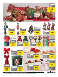 Makro catalogue Page 5: SIAKI Xmas Mug with Spoon Set Assorted €199,00, North Pole Wreath €249,00