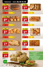 Biedronka gazetka tydzień 44 Strona 48: Hot dog z parówką Berlinką i sosem €3,75, Chleb nowodworski z makiem €3,59