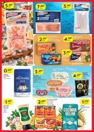 Folheto Spar Página 4: Farinha nacional bolos €0,99, Filetes de pangasius pescanova €3,99