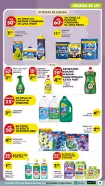 Folheto Pingo Doce semana 44 Página 45: Spray 3 em 1 fairy €3,99, Bref blocos sanitários €4,99