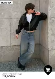 Bershka gazetka tydzień 44 Strona 2: Jeansy o kroju super baggy Bershka €129,00