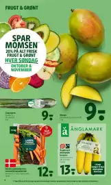 Coop 365 tilbudsavis uge 44 Side 8: Änglamark økologiske bananer €13,00, Lammefjords gulerødder €12,00
