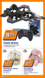 Action folder week 44 Pagina 21: Mini Matters knuffelkonijn €3,99, Mini Matters houten poppenhuis €12,95