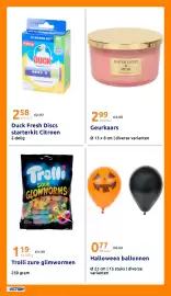 Action folder week 44 Pagina 33: Trolli zure glimwormen €1,19, Geurkaars €2,99