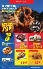 Lidl leaflet week 45 Page 4: Raspberry & White Chocolate Crookie €1,69, Chocolate Brownie €1,50