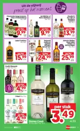 Dekamarkt folder week 45 Pagina 19: Jachtbitter of Retro Sambuca €9,99, Gordon's Dry Gin of Southern Comfort €13,99