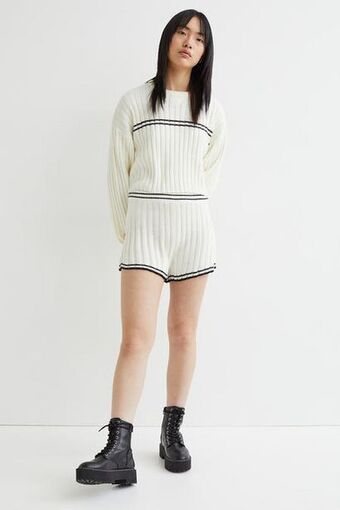 H&M Rib-knit shorts offer