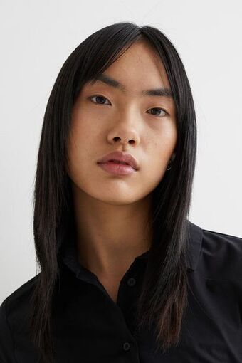 H&M Cut-out shirt offer