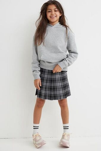 H&M Pleated skirt offer