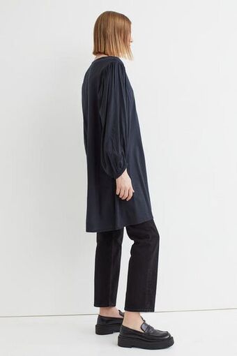 H&M Balloon-sleeved dress offer