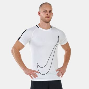 Sun & Sand Sports Men's dri-fit academy t-shirt offer