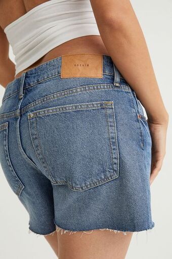 H&M H&m+ 90s boyfriend low denim shorts offer