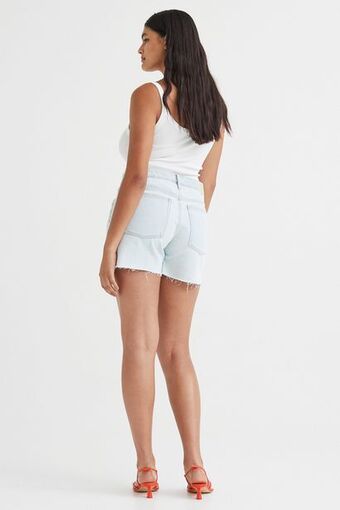 H&M H&m+ 90s boyfriend low denim shorts offer