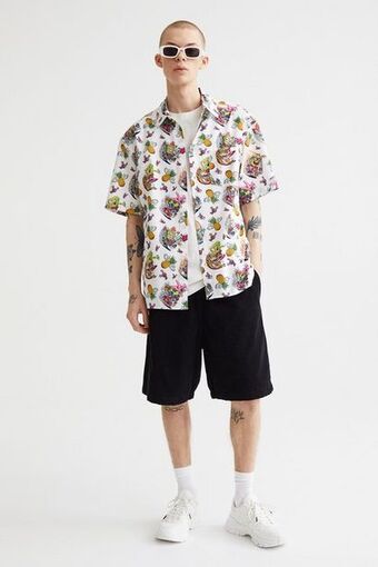 H&M Regular fit short-sleeved shirt offer