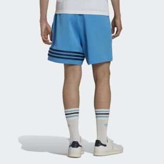 Adidas Adicolor neuclassics shorts offer