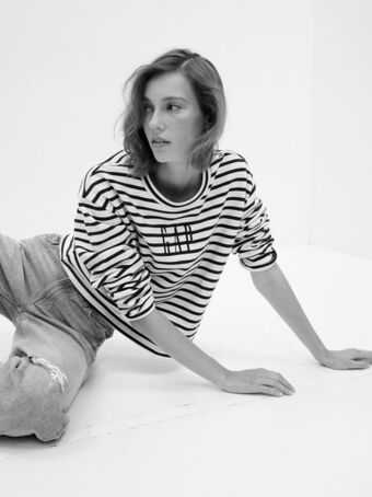 GAP Gap logo cropped sweatshirt offer