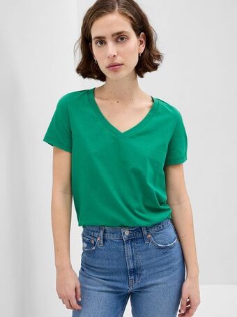 GAP 100% organic cotton vintage v-neck t-shirt offer