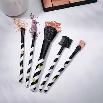 Avon Set x 5 brochas celebrate oferta
