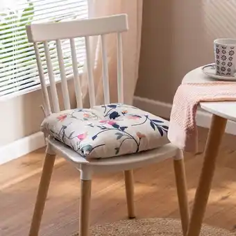 Arredo Almohadón de silla con botón panamá flor malvón oferta