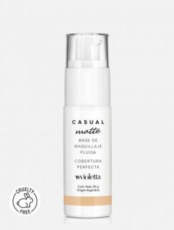 Base de maquillaje fluida matte casual