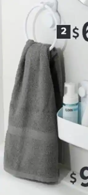 Carrefour TOALLERO DE PLÁSTICO CON SOPAPA oferta