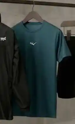 Carrefour Everlast remera lisa con reflex centrado oferta
