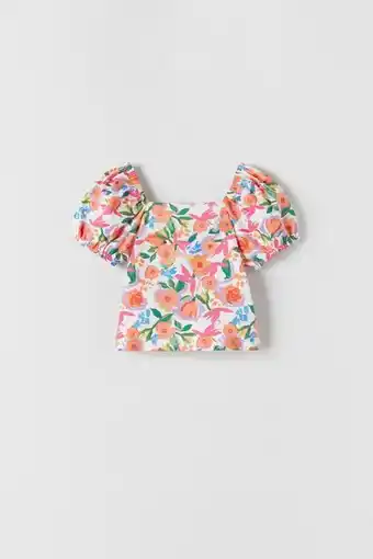 Camiseta abullonada cut out