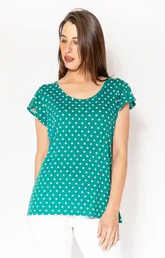 Remera ameli de modal crepe. escote base y manga volado, estampado lunares.