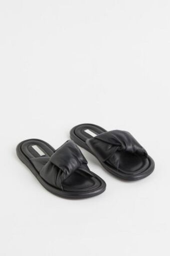 H&M Pantoletten aus leder Angebot