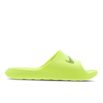 Nike victori one