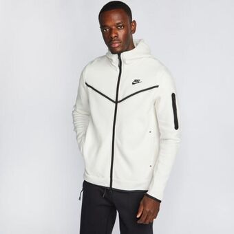 Foot Locker Nike tech fleece Angebot