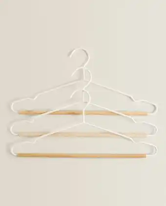 ZARA HOME Kleiderbügel aus zwei materialien (3er-pack) Angebot