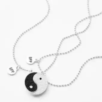 Claire's Best friends yin yang split pendant necklaces - 2 pack Angebot