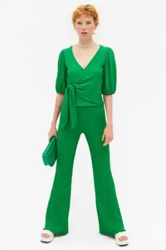 H&M Strukturierte hose mit ausgestelltem bein Angebot